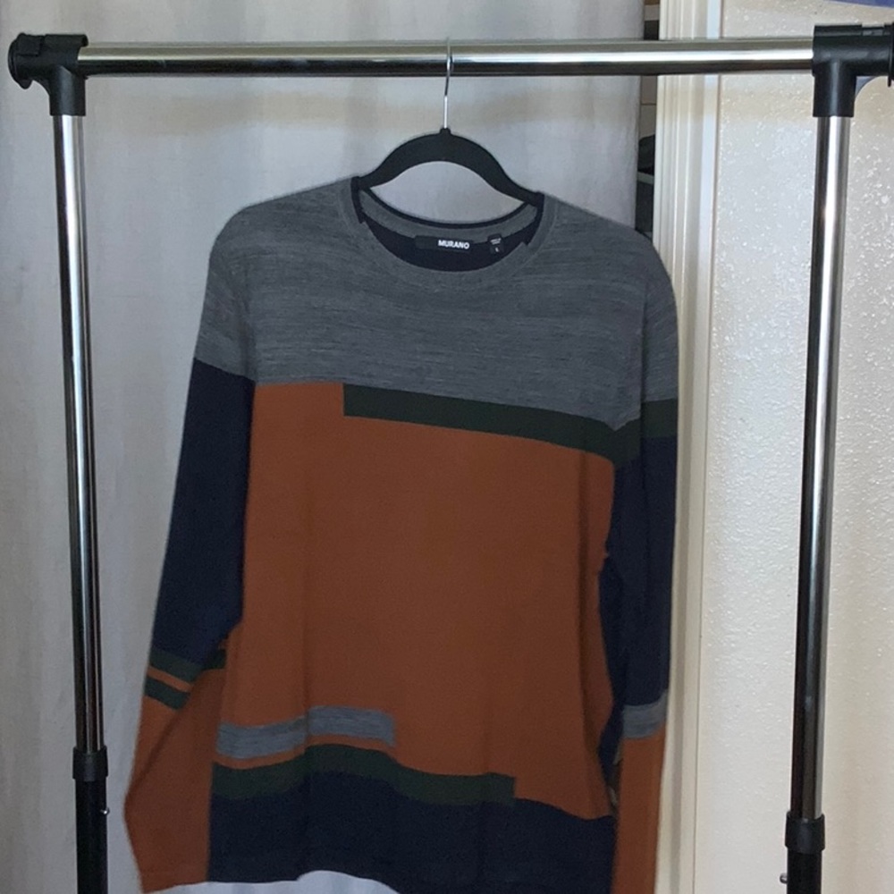 Murano sweater, unique coloring style